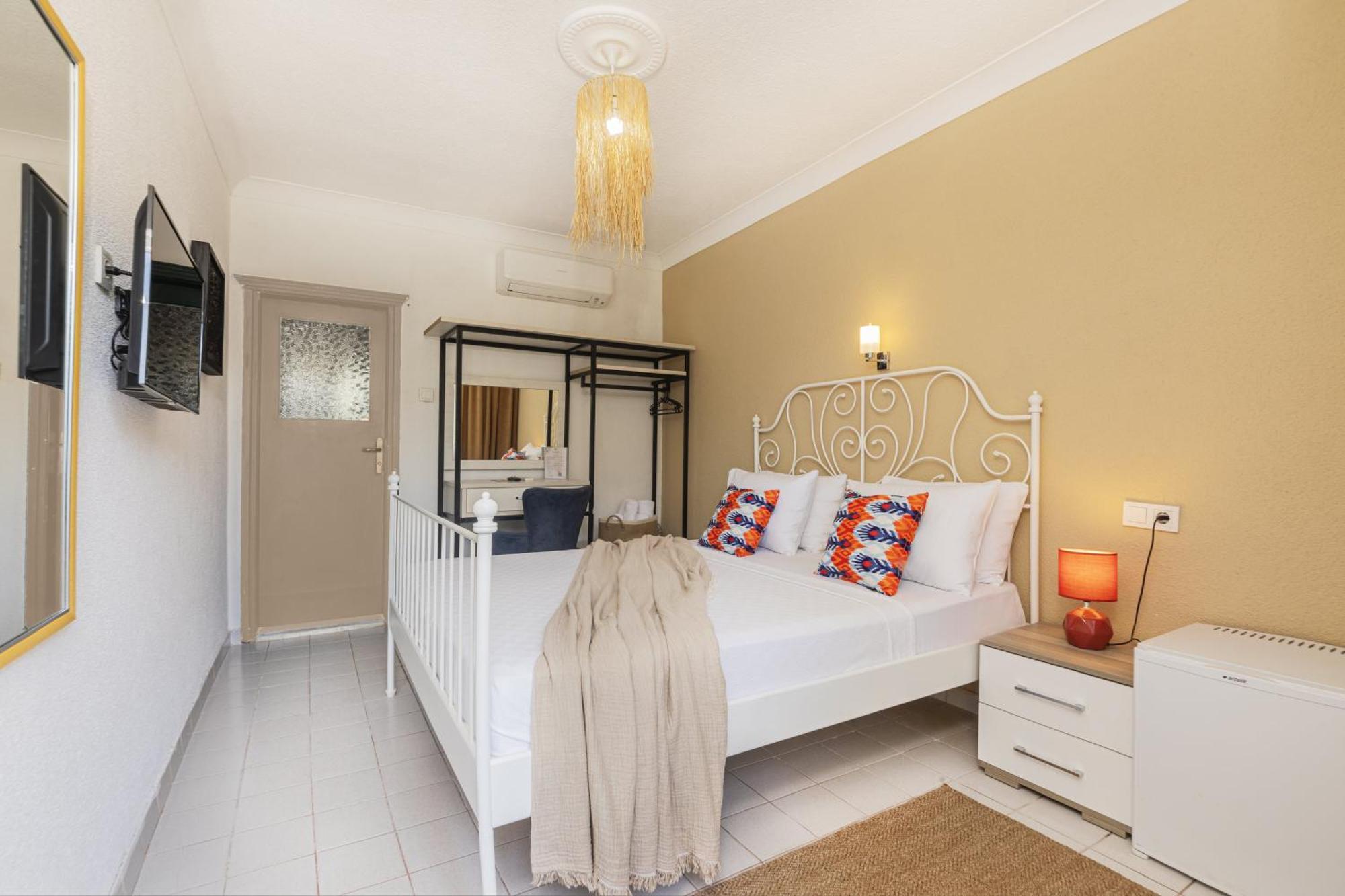 Kiraz Beach Otel إيرديك الغرفة الصورة